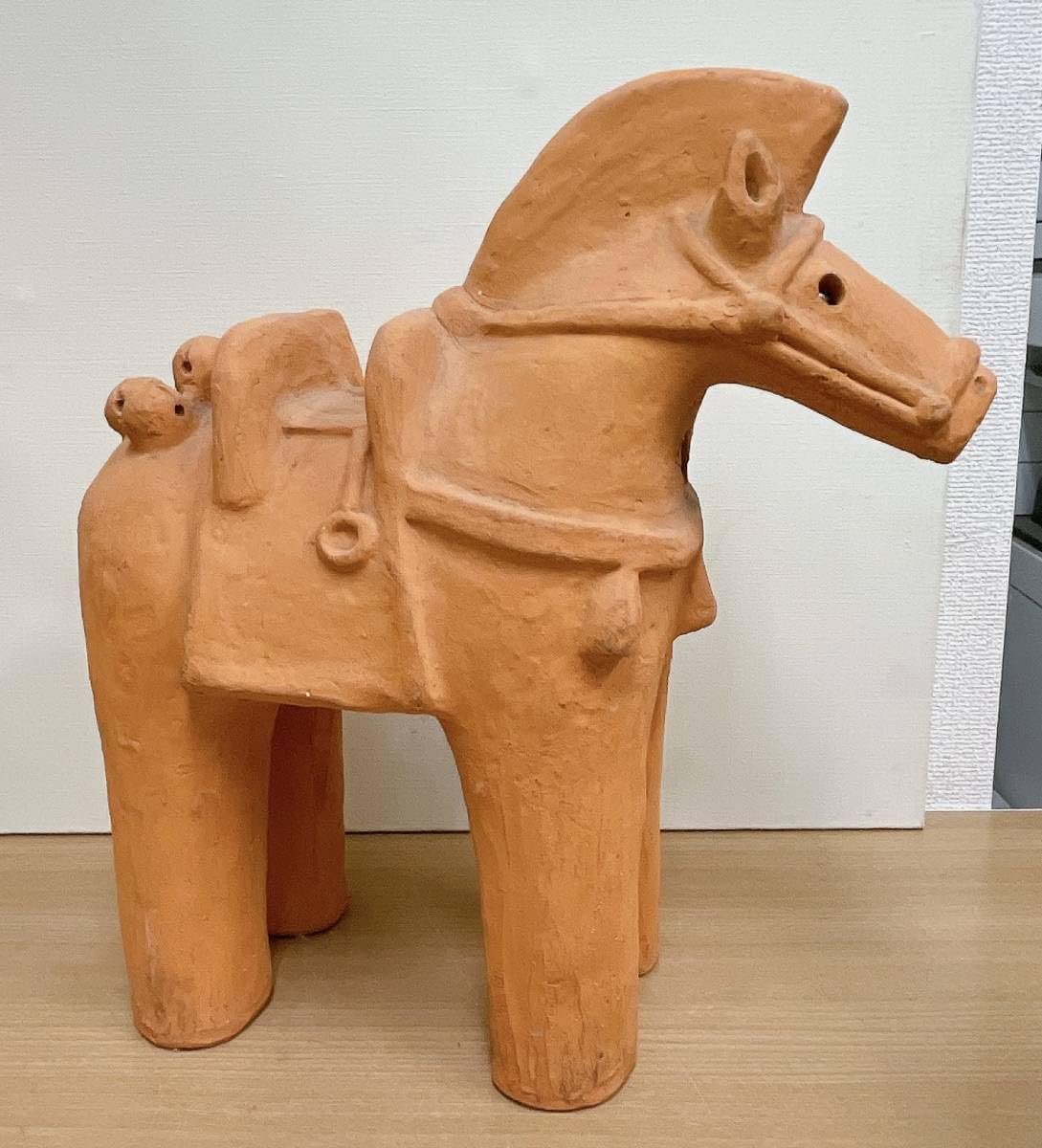 昭和レトロビンテージアンティークコレクション埴輪(はにわ人形)最終タイムセール Amazon.co.jp: レトロ埴輪はにわ 馬 高さ 約38cmアンティーク